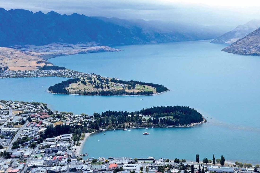 Road Trippin' Across New Zealand Road Trippin' Across New Zealand