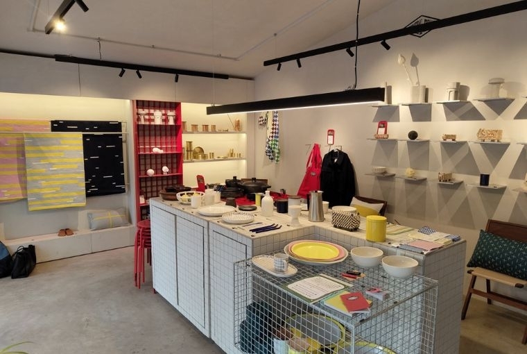 5 Interactive Retail Spaces  General Items 
