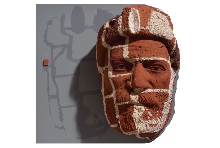 Nature of Nostalgic Delights Girjesh Kumar Singh Haal Mukaam (Current Address) 24 x 22 x 11 inches Brick and mortar from demolished construction