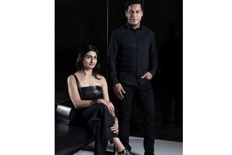 Perona Shruti & Puneet Mangla Perona Shruti & Puneet Mangla