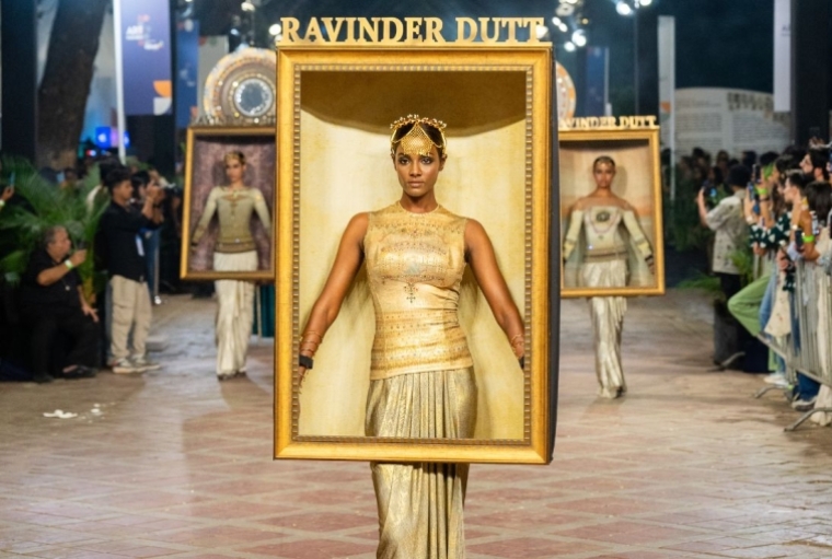 The Tarun Tahiliani Parade at Art Mumbai The Tarun Tahiliani Parade at Art Mumbai